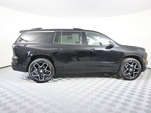 Used 2026 Chevrolet Traverse High Country w/ LPO, Floor Liner Package AWD/4WD image 7