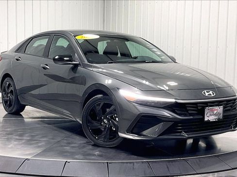 Used 2026 Hyundai Elantra Sport FWD image 3