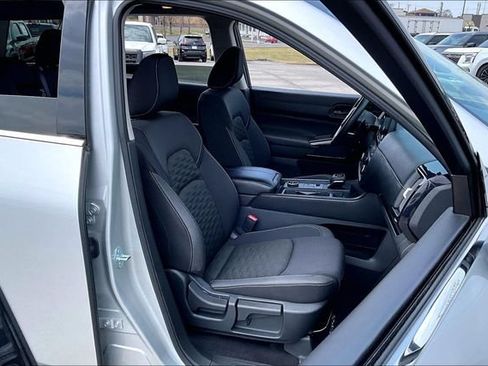 Certified 2025 Nissan Pathfinder S AWD/4WD image 26