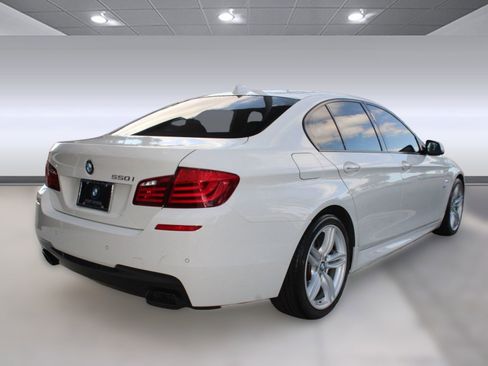 Used 2012 BMW 550i xDrive Sedan image 9