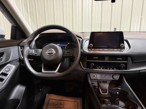 Used 2023 Nissan Rogue SV AWD/4WD image 30