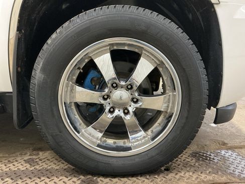 Used 2007 Chevrolet Avalanche LTZ w/ LTZ Preferred Equipment Group image 29