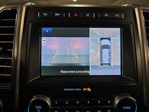 Used 2020 Ford Expedition Platinum image 18