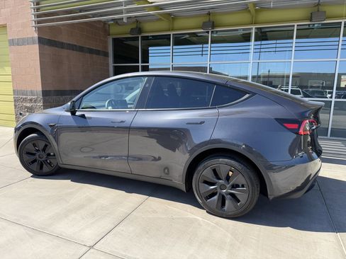 Used 2024 Tesla Model Y Long Range image 5