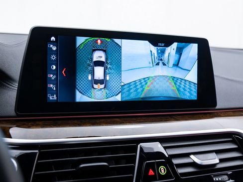 Used 2017 BMW 540i xDrive image 23