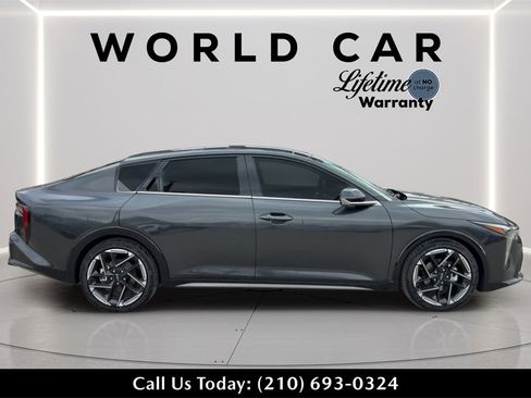 New 2025 Kia K4 GT-Line w/ GT-Line Sunroof Package image 2