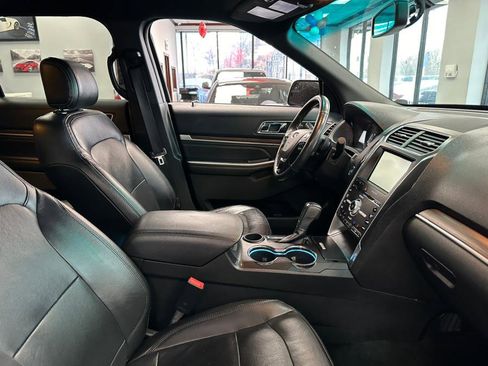 Used 2016 Ford Explorer Limited image 31