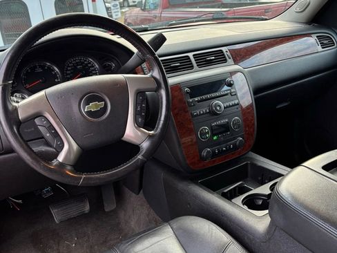Used 2013 Chevrolet Suburban LT image 45