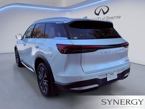 Certified 2026 INFINITI QX60 Luxe w/ Family Package AWD/4WD image 8