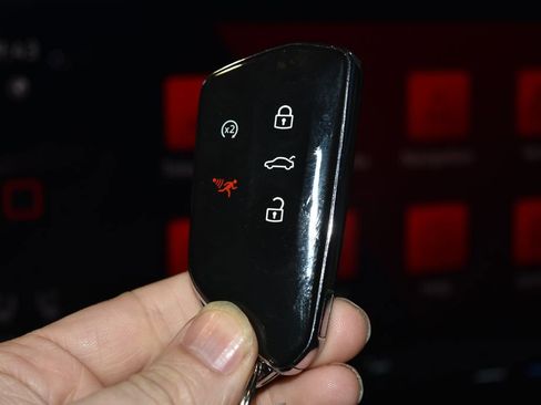 Certified 2025 Volkswagen Atlas SEL Premium R-Line image 14