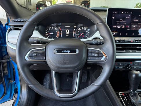 Used 2025 Jeep Compass Limited AWD/4WD image 29