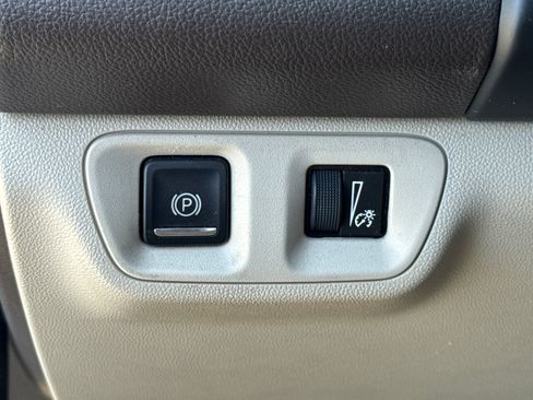 Certified 2017 GMC Acadia Denali w/ Technology Package FWD image 33