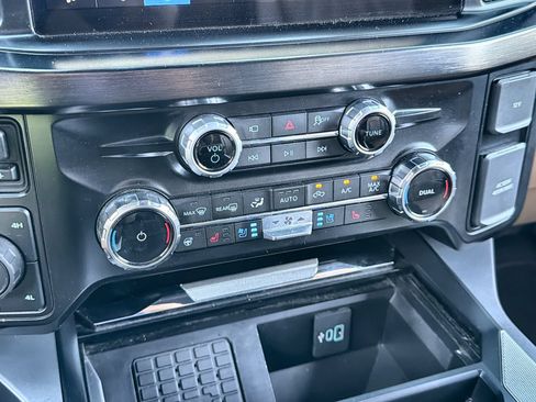 Certified 2025 Ford F450 Lariat w/ Chrome Package AWD/4WD image 19