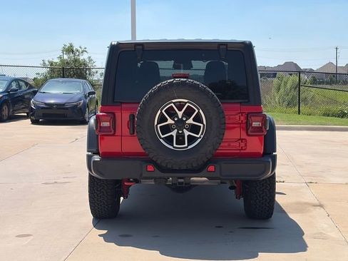 Used 2026 Jeep Wrangler Unlimited Rubicon AWD/4WD image 8