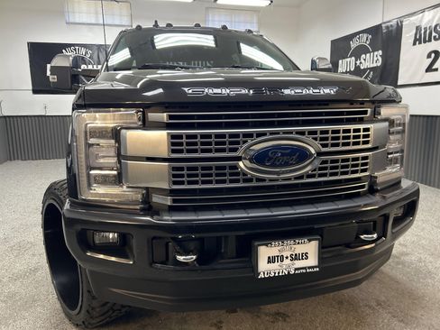 Used 2019 Ford F350 Platinum w/ Platinum Ultimate Package AWD/4WD image 2