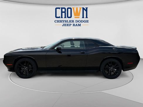 Used 2018 Dodge Challenger SXT w/ Blacktop Package RWD image 6