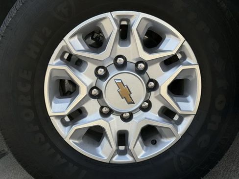 Used 2022 Chevrolet Silverado 2500 LT w/ Convenience Package AWD/4WD image 12