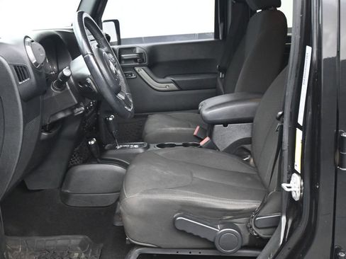 Used 2018 Jeep Wrangler Unlimited Sport S AWD/4WD image 13