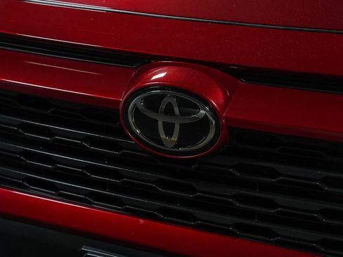 Certified 2023 Toyota RAV4 LE FWD image 9
