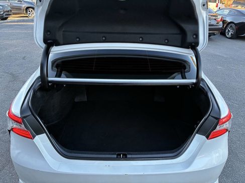 Used 2019 Toyota Camry XSE image 8