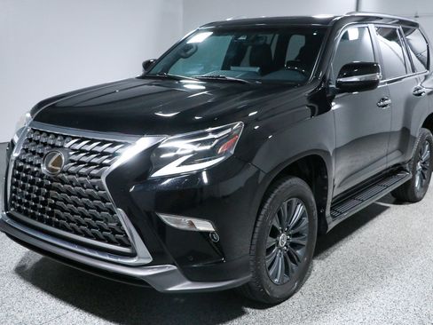 Used 2023 Lexus GX 460 Premium w/ Accessory Package AWD/4WD image 34