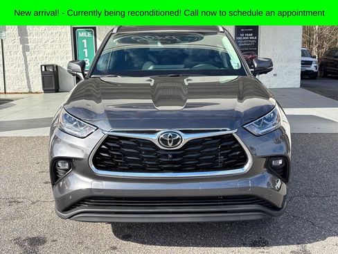 Used 2025 Toyota Highlander Limited image 22