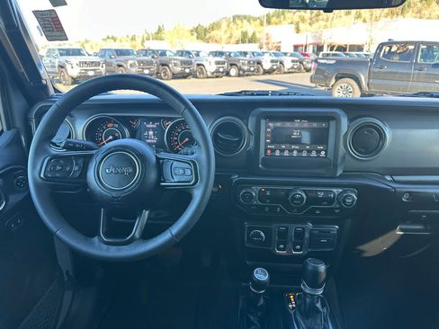Used 2023 Jeep Wrangler Sport S image 15