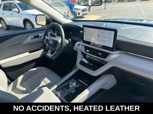 Used 2025 Ford Explorer Active w/ Active Comfort Package AWD/4WD image 2