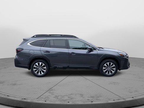 Used 2023 Subaru Outback Limited AWD/4WD image 2