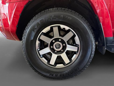 Used 2024 Toyota 4Runner TRD Off-Road AWD/4WD image 15