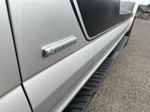 Used 2016 Ford F150 XLT w/ Equipment Group 302A Luxury AWD/4WD image 12