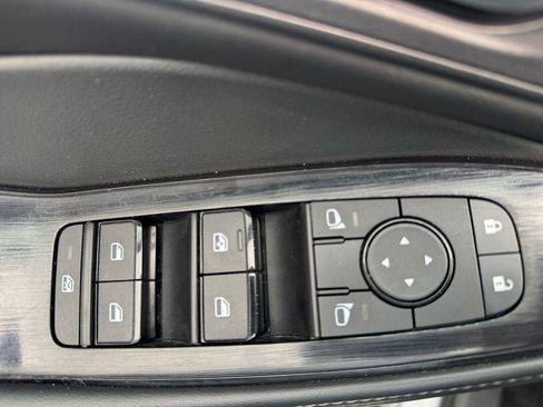 Used 2025 Nissan Rogue SV FWD image 16