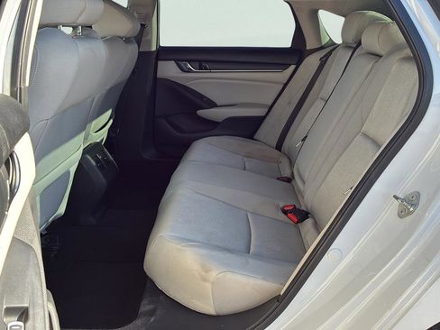 Used 2018 Honda Accord EX image 22