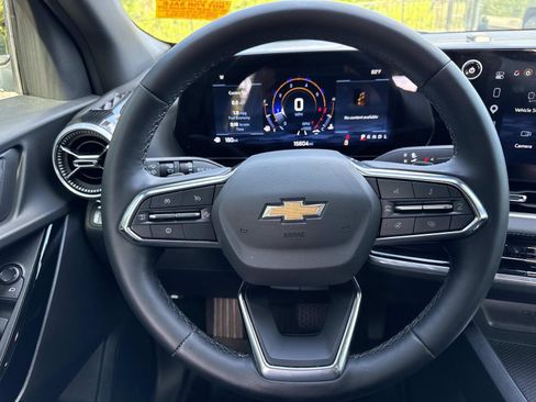 Used 2026 Chevrolet Equinox LT FWD image 26