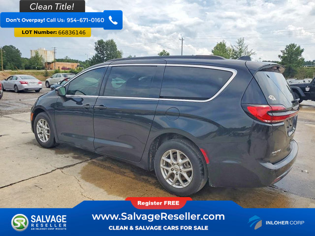 Used 2022 Chrysler Pacifica Touring-L FWD image 3