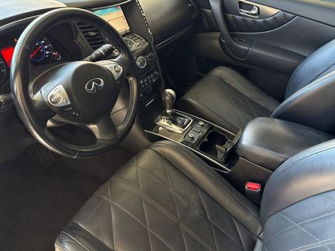 Used 2011 INFINITI FX35 AWD 4dr w/ Premium Pkg image 4