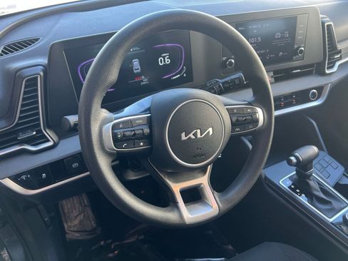 Used 2025 Kia Sportage LX image 28