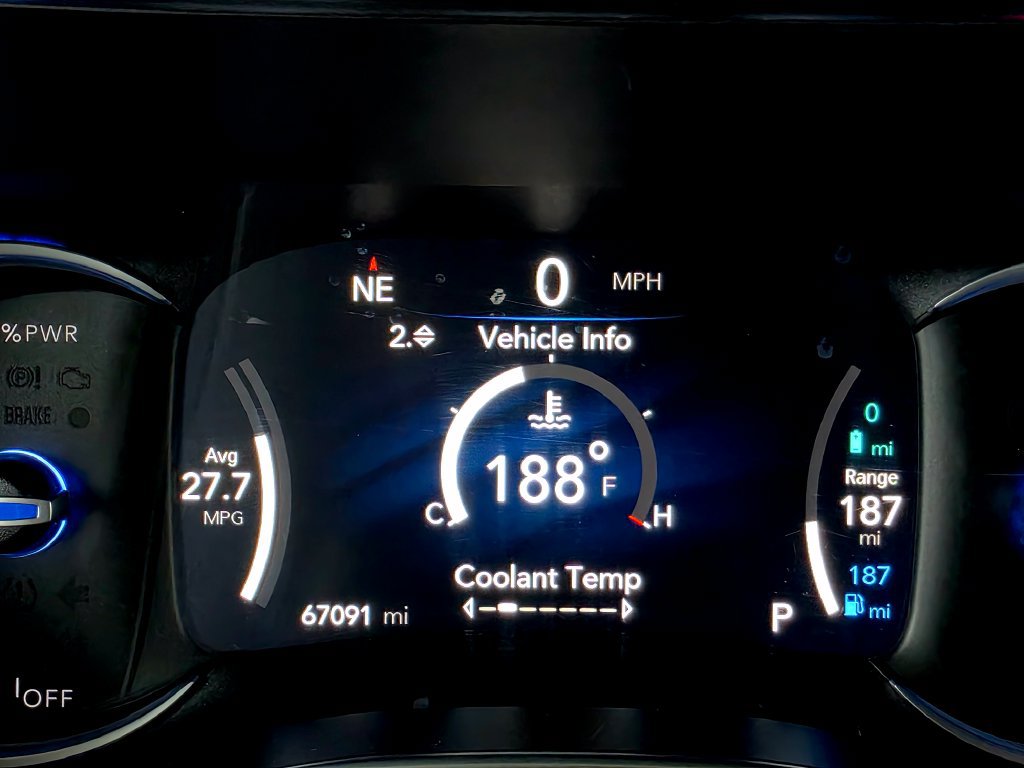 Used 2023 Chrysler Pacifica Limited FWD image 41
