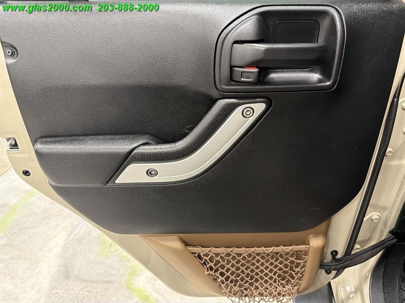Used 2017 Jeep Wrangler Unlimited Sahara AWD/4WD image 27