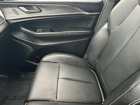 Certified 2025 Jeep Grand Cherokee L Overland w/ Advanced Protech Group III image 12