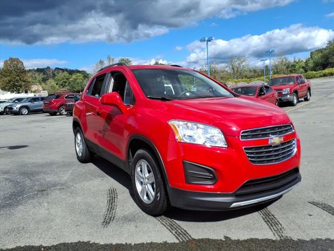 Used 2016 Chevrolet Trax LT w/ LT Convenience Package image 1