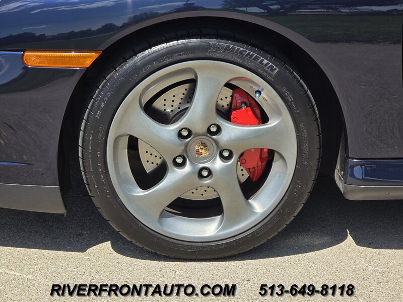 Used 2004 Porsche 911 Carrera RWD image 39