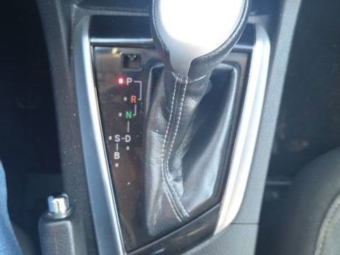 Used 2018 Toyota Corolla LE image 23