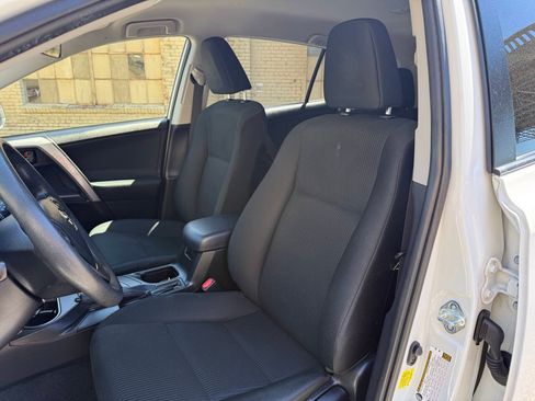 Used 2018 Toyota RAV4 LE w/ All Weather Liner Package AWD/4WD image 26