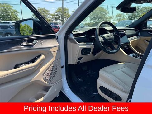 Used 2023 Jeep Grand Cherokee Limited w/ Trailer Tow Prep Group (B) AWD/4WD image 15