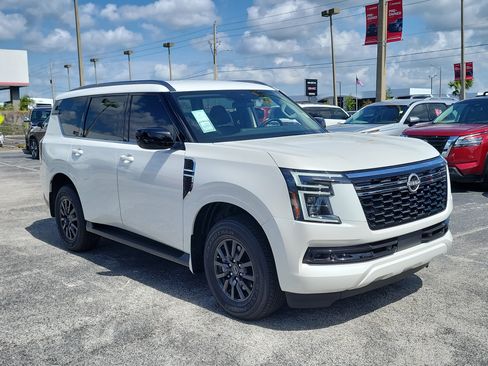 Certified 2025 Nissan Armada SV AWD/4WD image 3