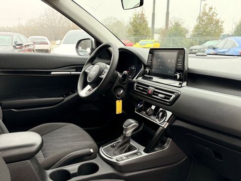 Used 2022 Kia Seltos LX image 21