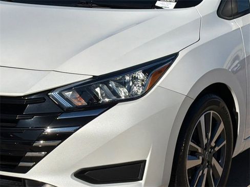 Certified 2023 Nissan Versa SV image 3