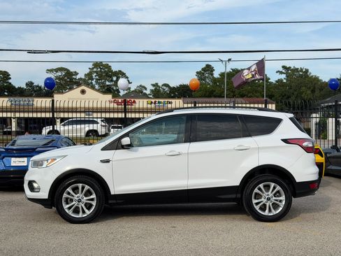 Used 2018 Ford Escape SE FWD image 8