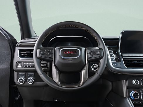 Used 2024 GMC Yukon AT4 w/ AT4 Premium Package AWD/4WD image 9